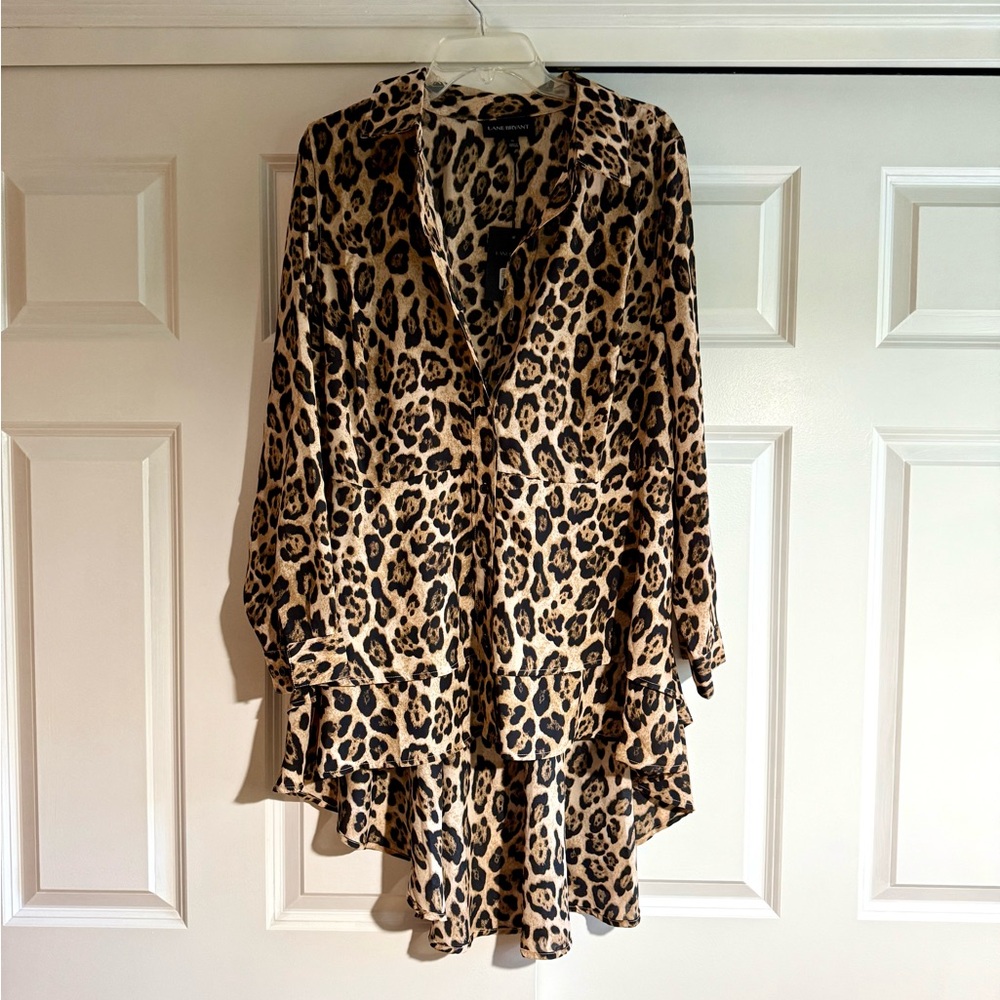 GORGEOUS Lane Bryant Hi-Lo shirt. Size 16. NWT.